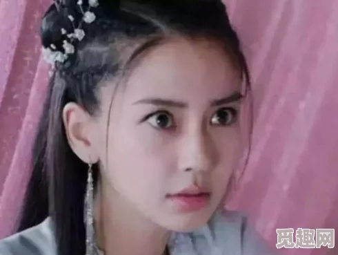 精东苏小小一起的女演员是谁演的？震惊！她竟然是去年最热门的当红小花！