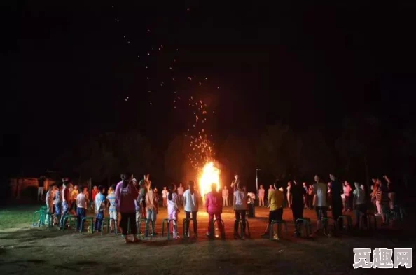 黄色仙踪林：奇幻之旅引发游客热潮，神秘景观吸引无数探险者前来打卡！