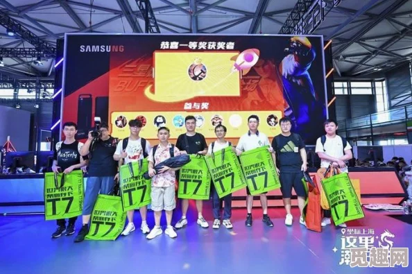 男女疯狂做爰动态图gif：最新动态展示了多种创意与激情的结合，带来视觉上的震撼体验和情感的共鸣