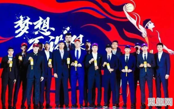 熟女探花：最新动态揭示了她在艺术界的崭露头角与个人生活的新篇章，引发广泛关注与讨论