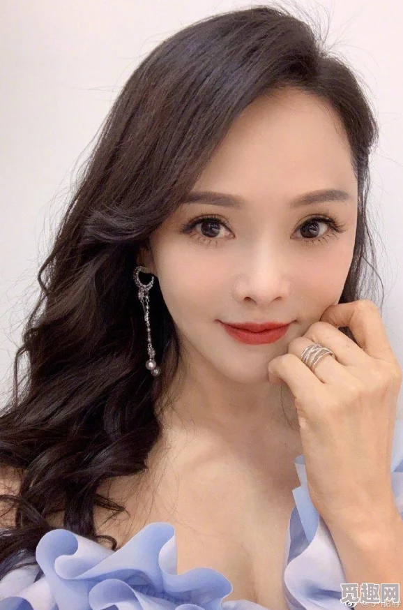 男主从小喜欢女主肉肉，最新进展：两人终于坦诚相待，共同面对感情的挑战与成长