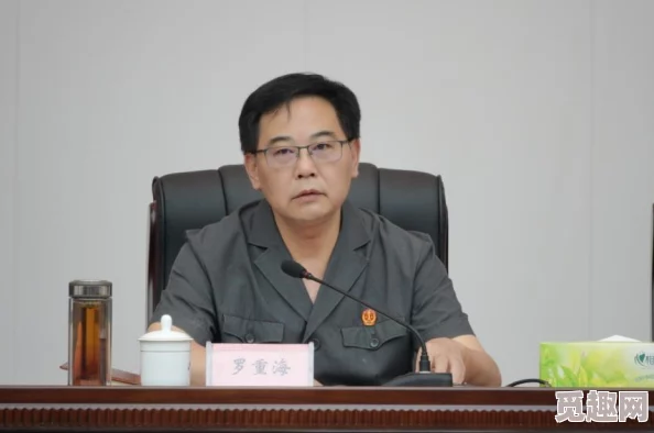 《光荣使命》手游最佳隐蔽点揭秘：为何房顶成为超越地面的首选降落位置