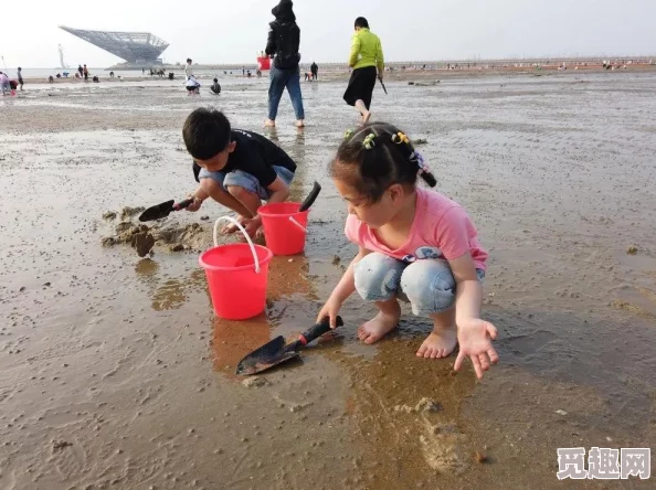 不如跳舞沙滩三个小男孩为何充满童趣的表演风格唤起人们美好的童年回忆 不如跳舞沙滩三个小男孩为何充满童趣的表演风格唤起人们美好的童年回忆
