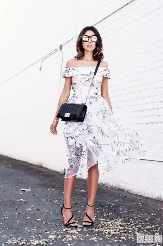 厨房掀起裙子从后面进去文字为何充满诱惑力让人欲罢不能